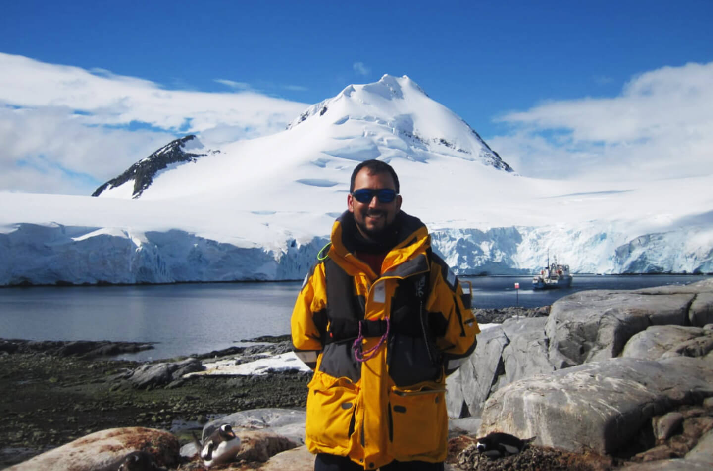 Andre Belem at Antarctica21.